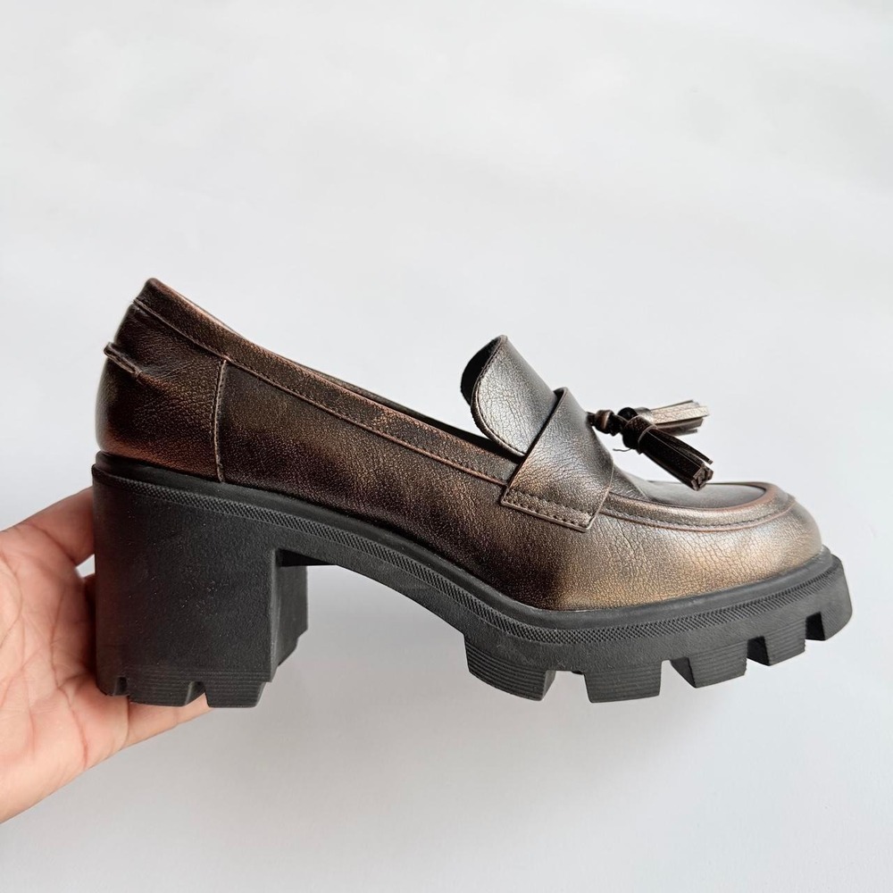 a.n.a Women's 7.5 Bronze Metallic Tassel Platform Loafers